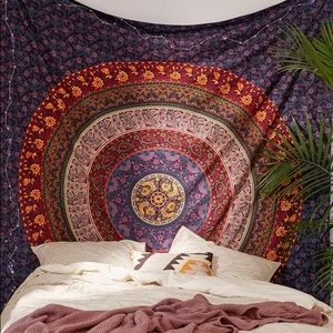 URBAN OUTFITTERS TAPESTRY